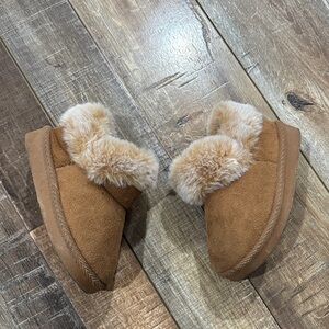 Cozy Tan Fur-Lined Slippers toddler